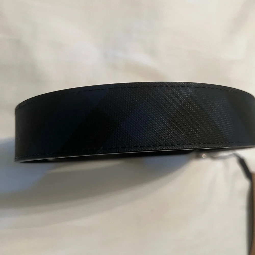 Burberry Nvay/Black belt - Picture 2 of 6